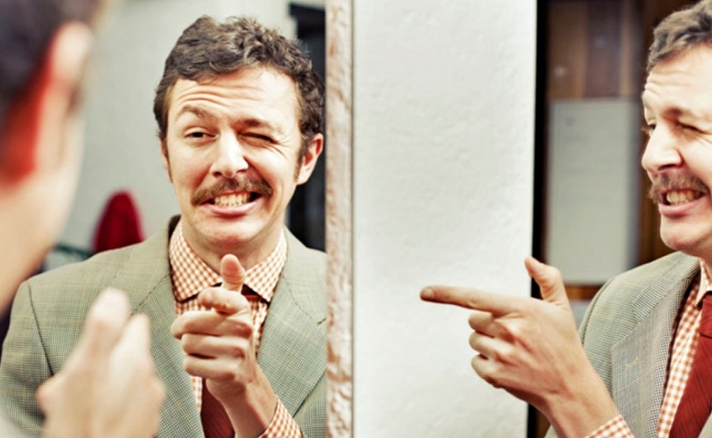 Los narcisistas son "gente horrible pero son felices", apunta estudio