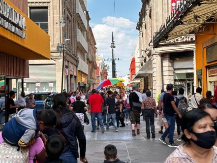 Concurrido se aprecia el Centro Histórico de San Luis por ofertas del Buen Fin 2022