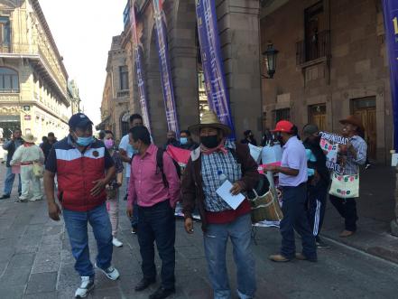 Protestan grupos indígenas en capital de SLP; acusan al ayuntamiento de discriminación
