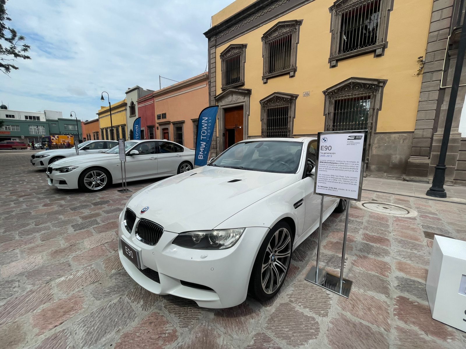 De Múnich a San Luis: Llega al jardín Colón exposición fotográfica de BMW-. Foto: Humberto Torres