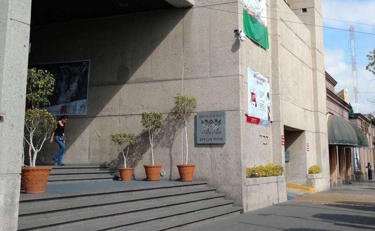 Vinculan a proceso a exfuncionaria pública en SLP; habría desviado 150 mil pesos del Infonavit. Foto: Archivo