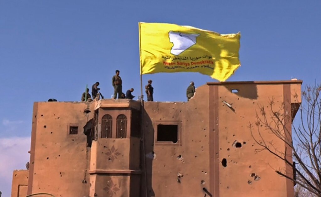 Fuerzas kurdoárabes "conquistan" último territorio de EI en Siria