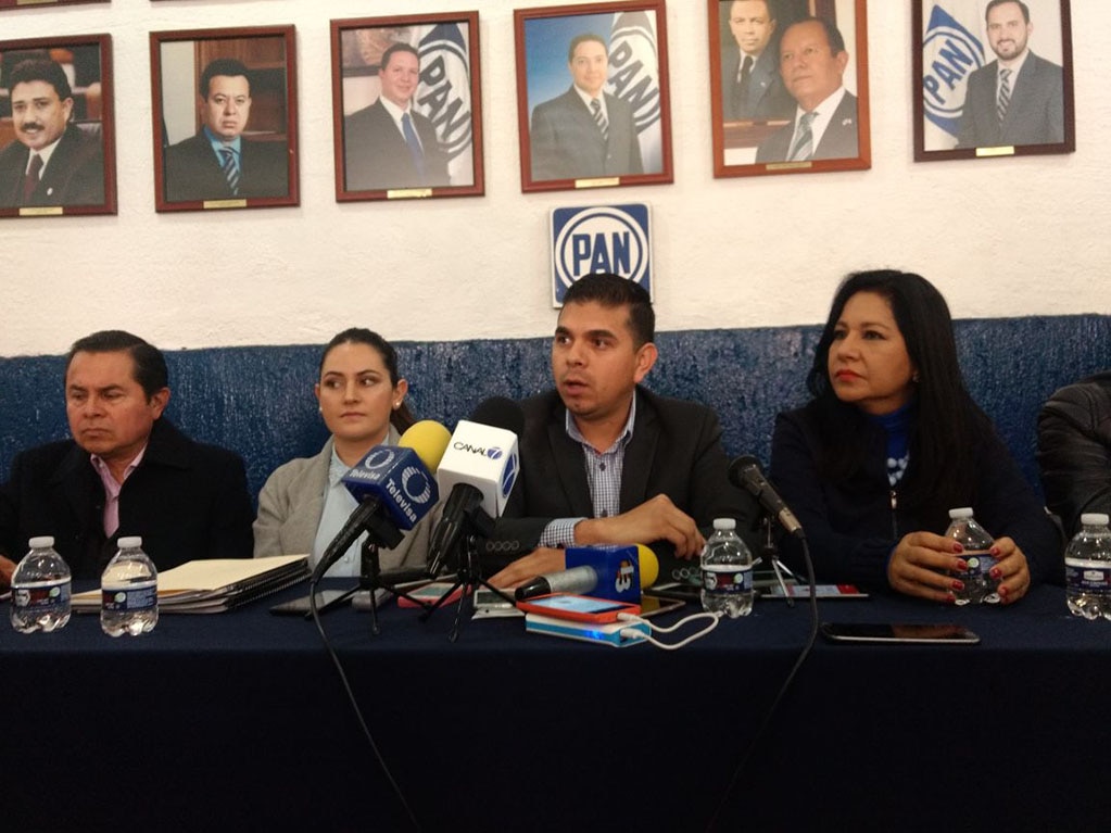 Panistas celebran la no coalición con PRD en la capital