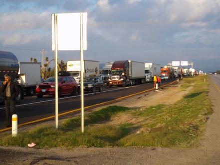 Productores agrícolas inician bloqueos en carretera 57 