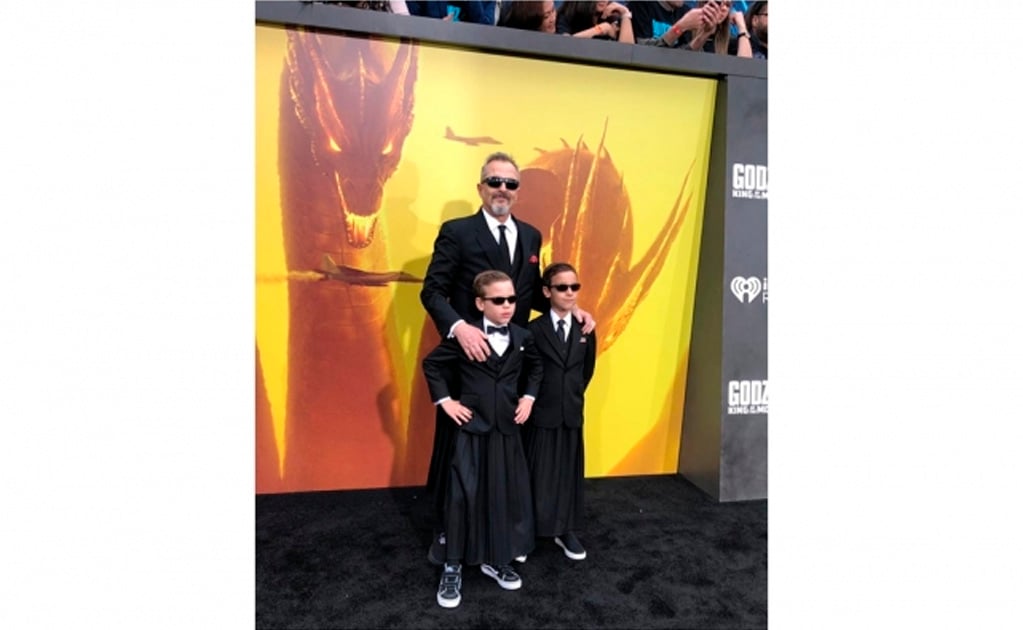 Miguel Bosé y sus hijos Tadeo y Diego. Foto: Ocesa