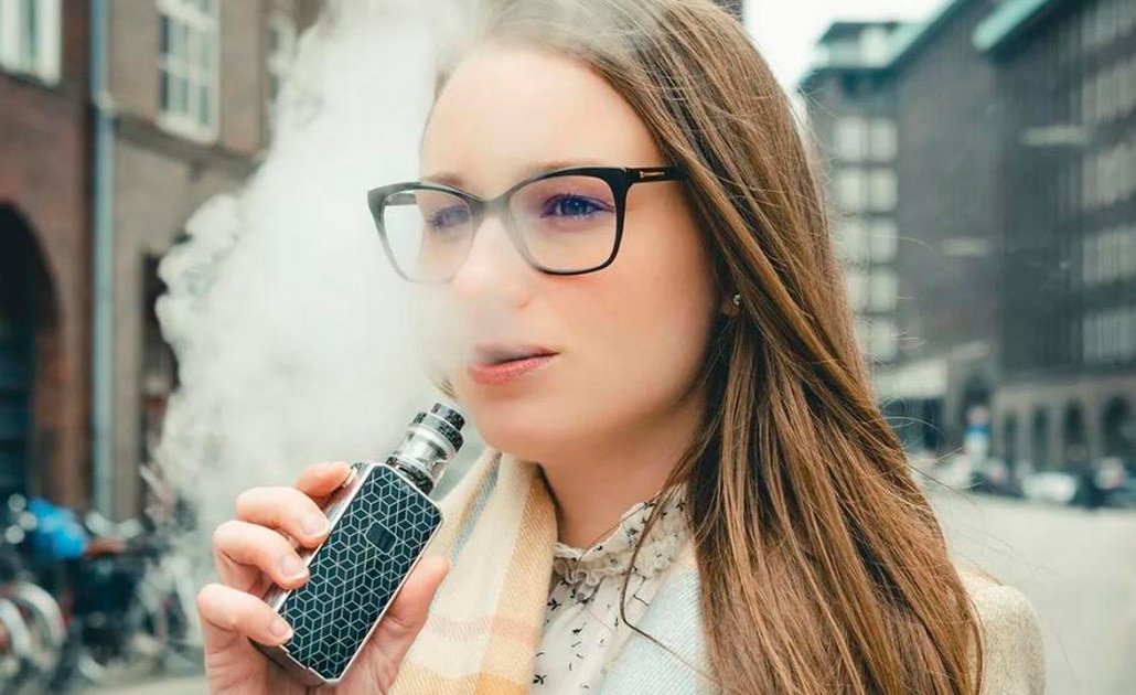 Cigarros electrónicos podrían causar infertilidad en mujeres