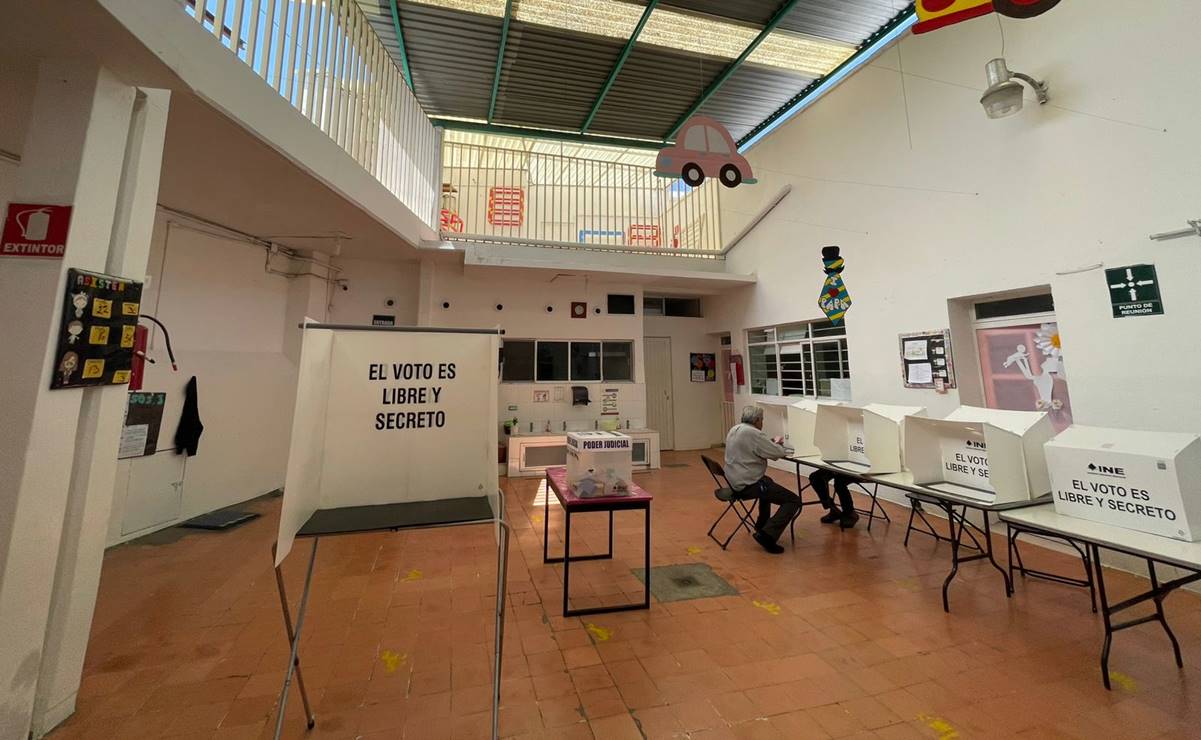 Funcionarios de casilla consideran que el desconocimiento sobre candidatos influye en la poca afluencia al voto este domingo 1 de junio. Foto: Humberto Torres EL UNIVERSAL