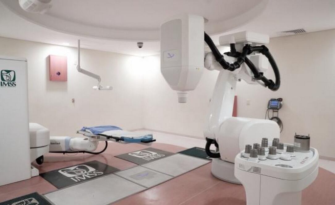 Cyberknife es un robot diseñado para atender a pacientes de cáncer. En México, mil 200 personas se han tratado con él. Foto: ALEJANDRA LEYVA