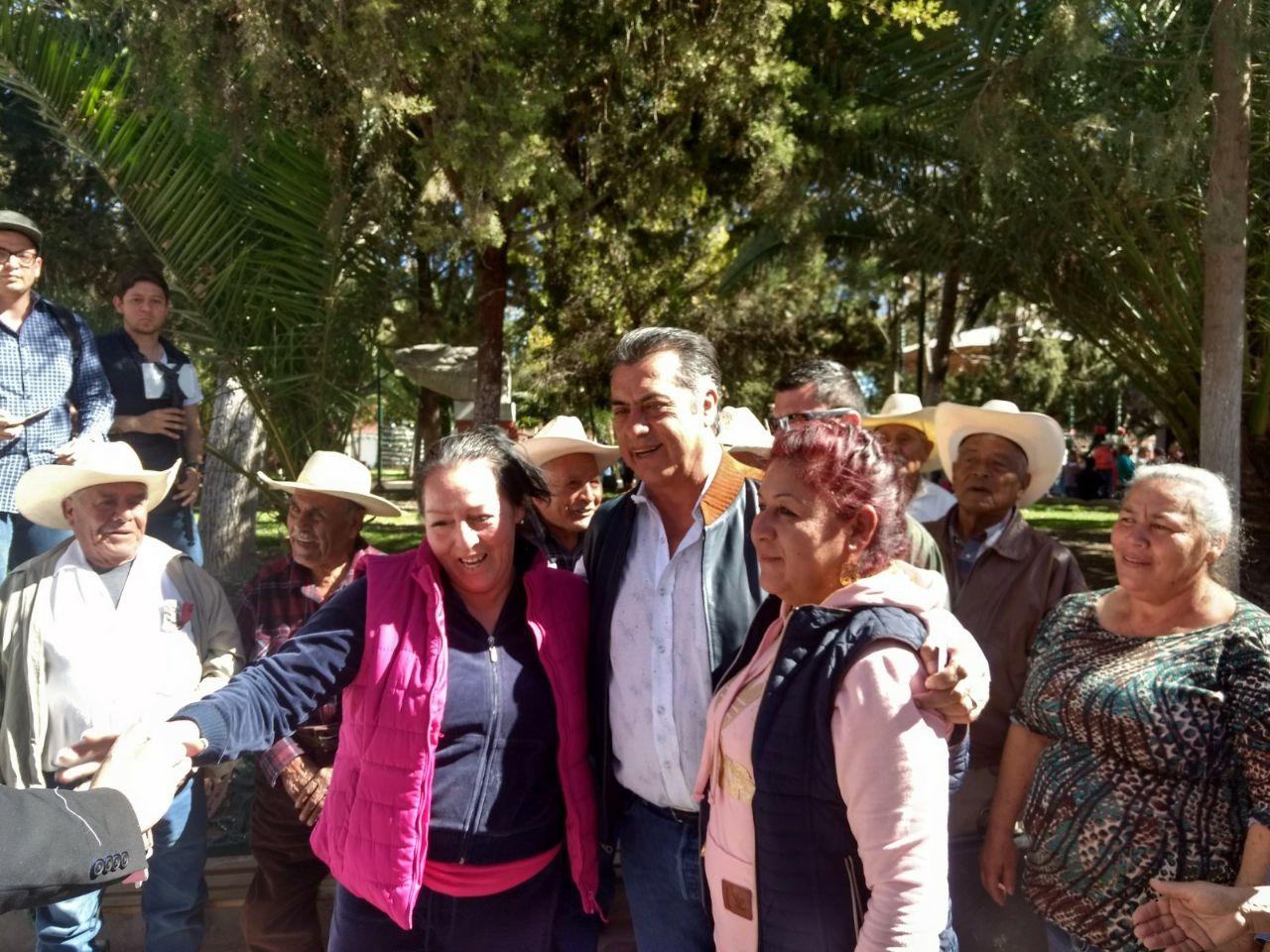 #Crónica. Un día en la precampaña de “El Bronco”