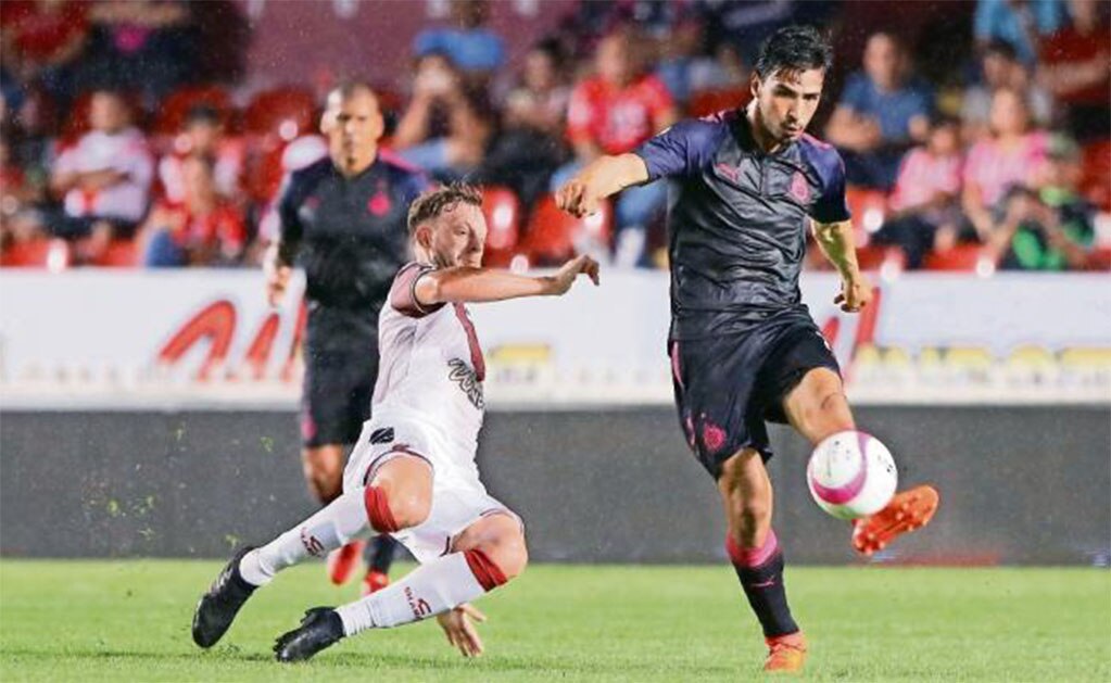 Oswaldo Alanís puede romper contrato con Chivas