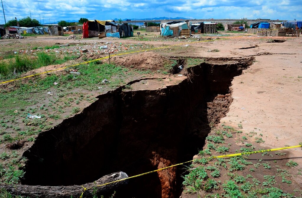 Grieta de camino a Peñasco no es la misma del Aeropuerto: Geólogo 