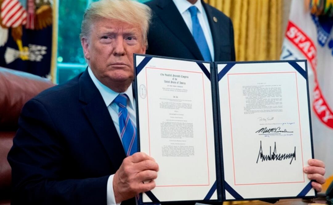 Trump firmó la medida H.R. 3401 para ayudar a solucionar la crisis humanitaria en la frontera. (Foto: EFE)