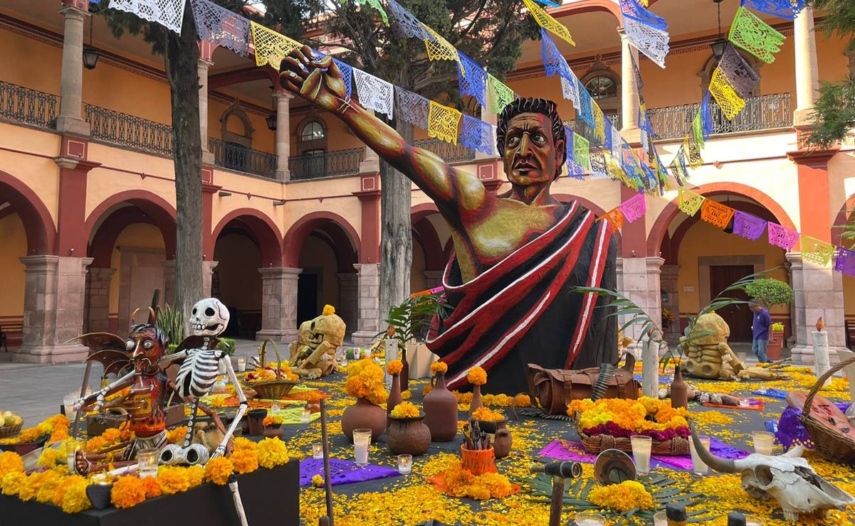 El altar monumental se encuentra en el edificio central de la UASLP. Foto: Humberto Torres EL UNIVERSAL