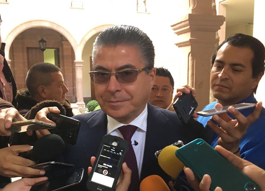 Califica Ugalde de "populista" querer eliminar cobro del control vehicular