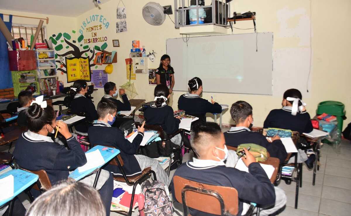 Planteles educativos de Soledad se suman a cambio de horario ante onda de calor en SLP. Foto: Especial