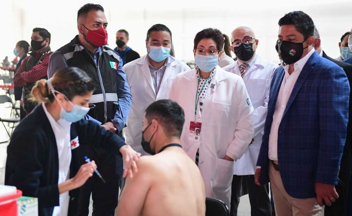 Se aplican más de 72 mil dosis contra Covid-19 en SLP en jornada de vacunación emergente