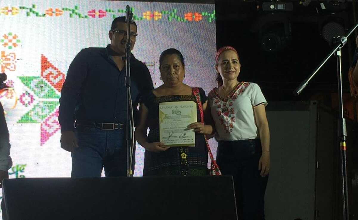Entregan reconocimiento póstumo al músico Santos Antonio Salvador Cruz, creador de sones huastecos
