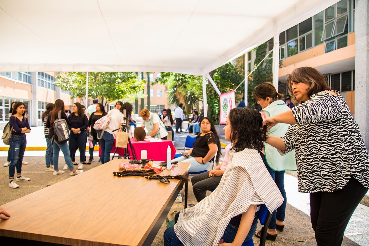 Llevan a cabo recolección y donación de cabello en la FCA de la UASLP