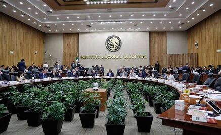 AMLO, en último lugar por gastos e ingresos: INE