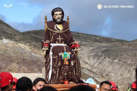 Inician los festejos de San Francisco de Asís “Panchito” en Real de Catorce