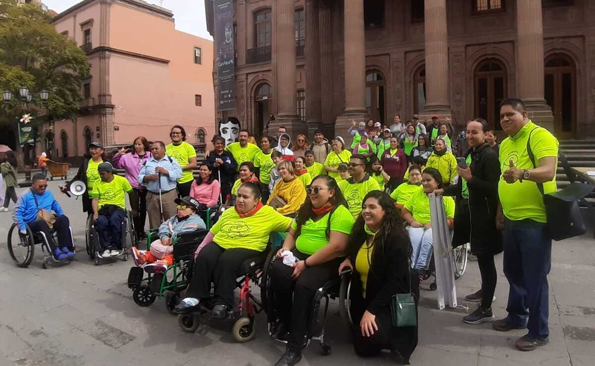 Personas con discapacidad alzan la voz en SLP; exigen mejores condiciones de vida