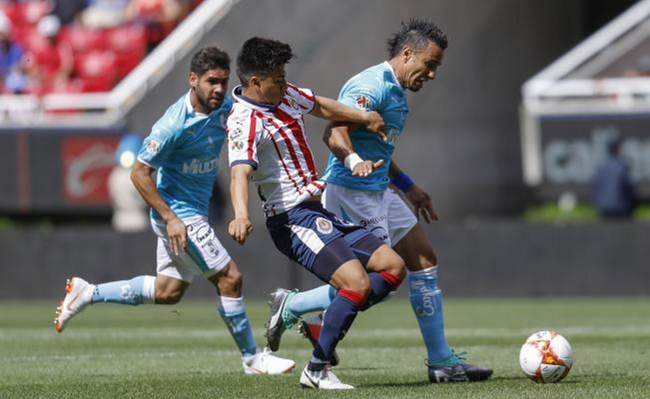 Chivas y Querétaro empatan por la mínima