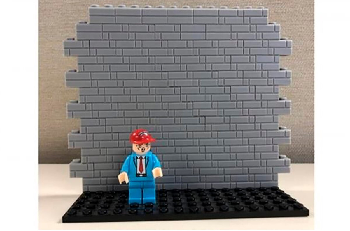 Lanzan juguete para que niños “construyan” el muro de Trump