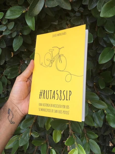 La travesía de Jesús con su libro y experiencias no terminan aquí, pues indicó que se ha propuesto presentar su obra en varios municipios de SLP. Foto: Especial