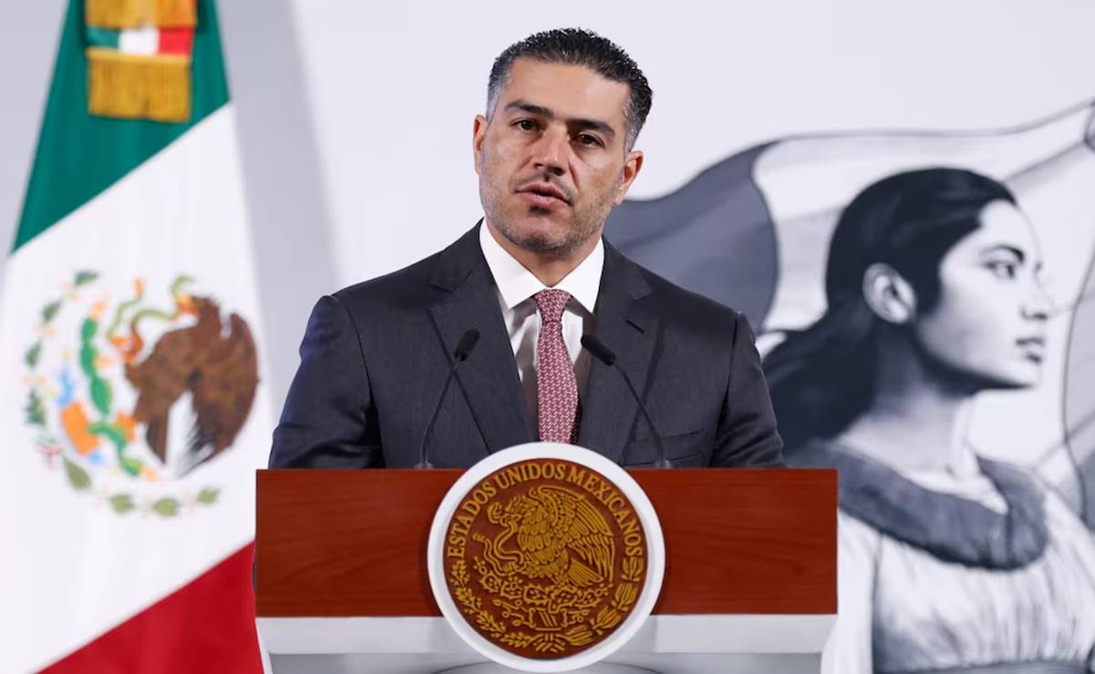 Omar García Harfuch, secretario de Seguridad, habla en la mañanera sobre el caso Teuchitlán. Foto: Diego Simón / EL UNIVERSAL