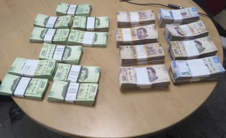 Aseguran un millón de pesos en aeropuerto Ponciano Arriaga