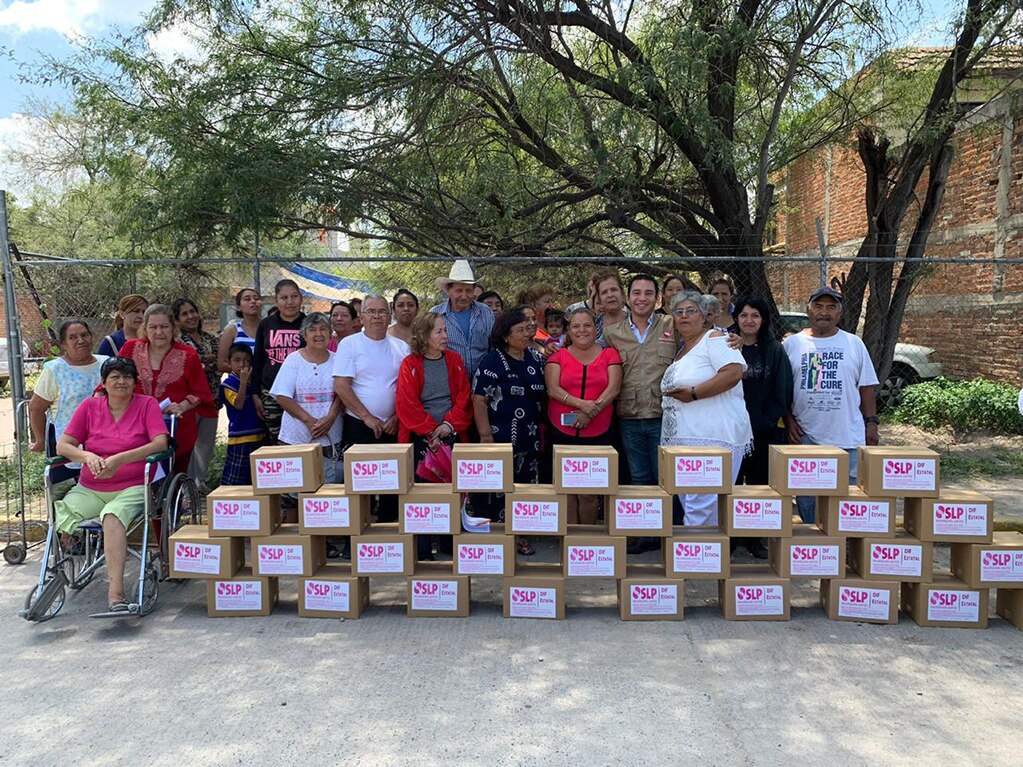 DIF Estatal entregó apoyos alimentarios en colonias de SLP 