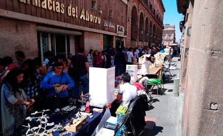 Comercios se inconforman por instalación de artesanos en Plaza de Armas