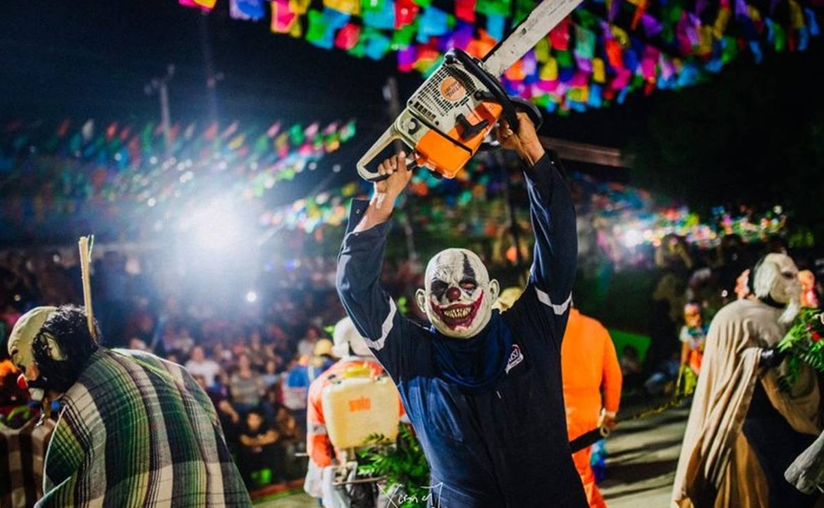 Participación de "Huehues Malos" en Xantolo 2023 causa controversia en SLP