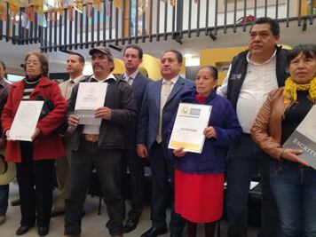 Entregan escrituras de vivienda en Soledad