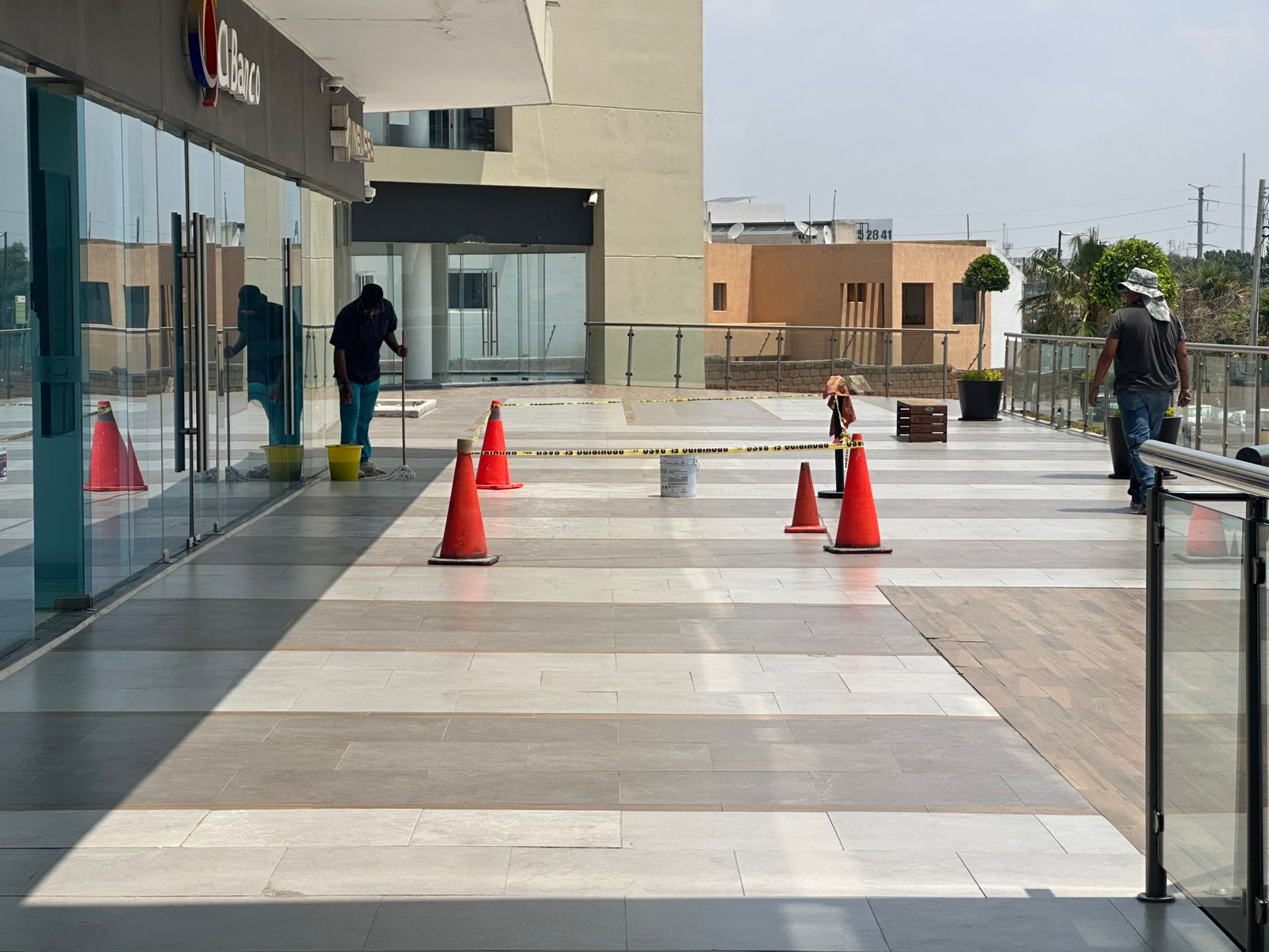 Comercio de la plaza Alttus decayó tras la tragedia en el antro Rich