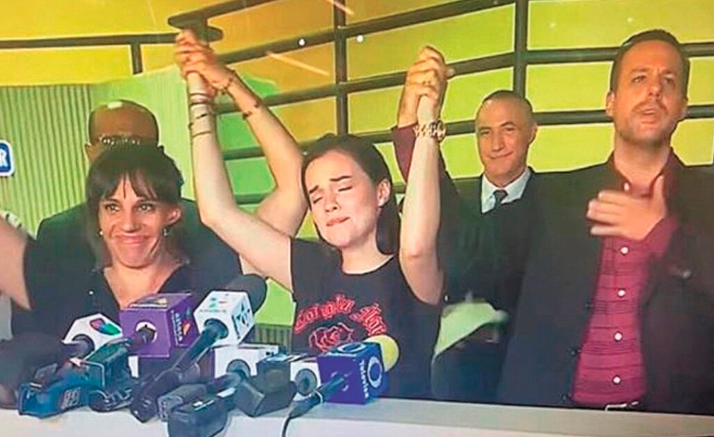 Los 10 momentos del escándalo tras la muerte de José José