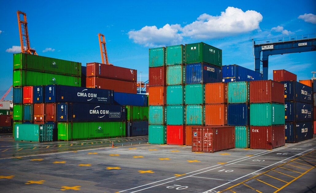 Desaceleran exportaciones en noviembre