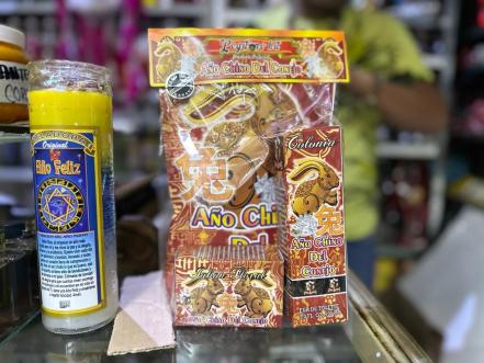 Ramitos, amuletos chinos y sahumerios, los rituales que ofrecen en el mercado República para 2023 