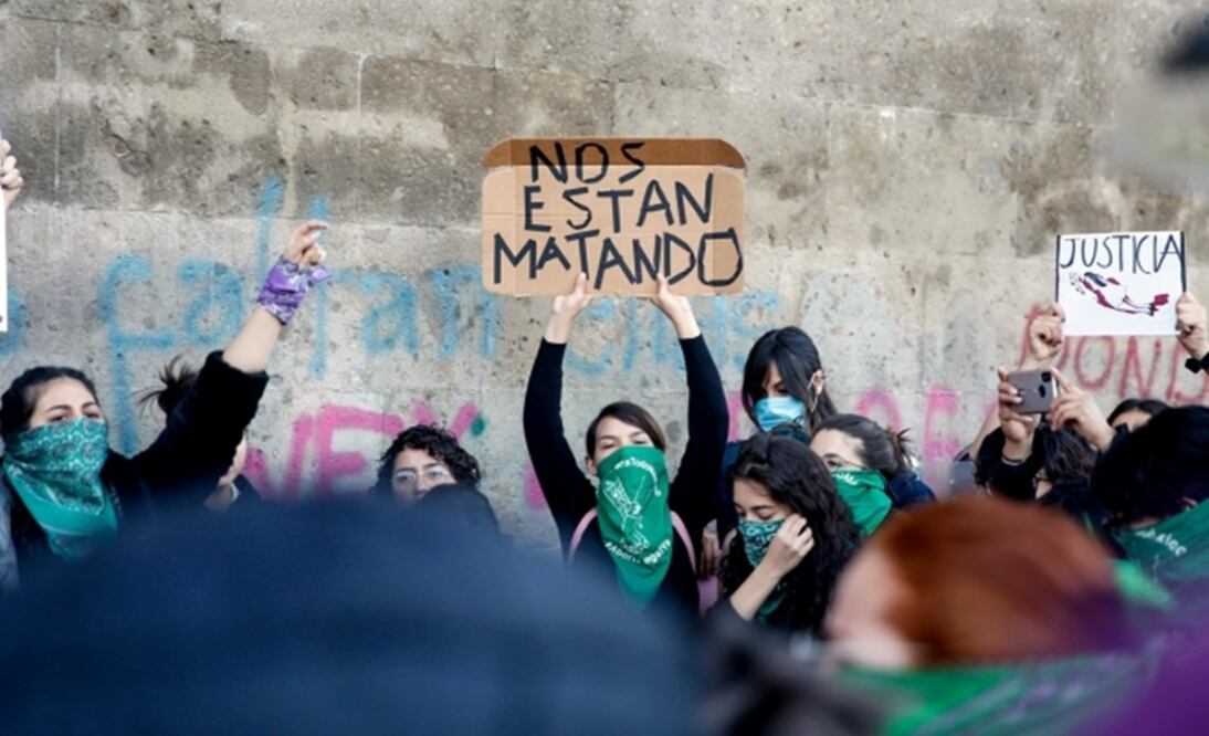 Escuela Normal del Estado se une al paro nacional de mujeres