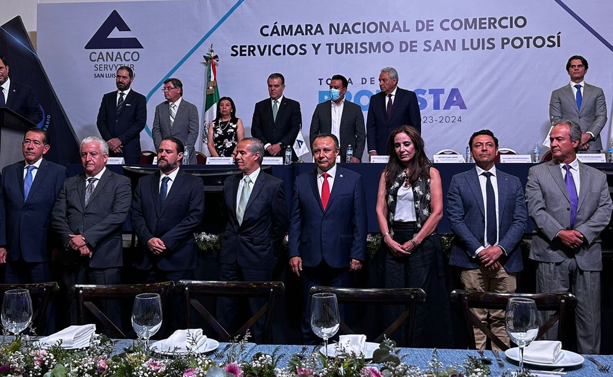 Fernando Díaz de León rinde protesta como presidente de Canaco-Servytur en SLP