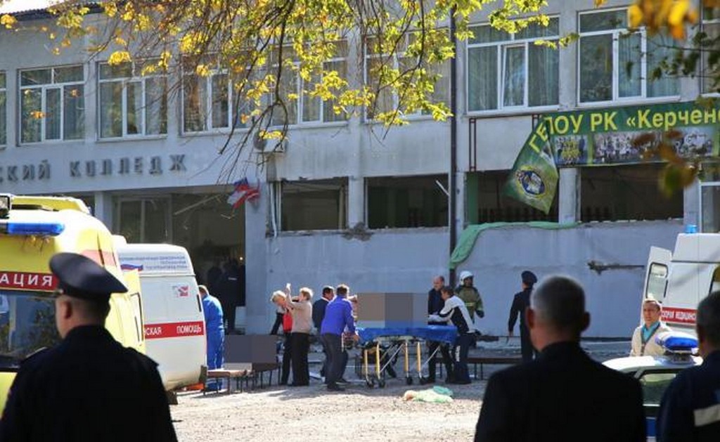  Mueren 18 personas en explosión en universidad de Crimea