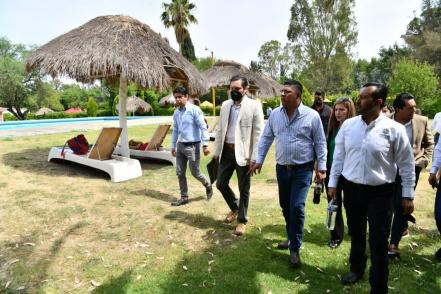 Gallardo va por rescate del Parque Acuático Gogorrón para que potosinos lo disfruten de forma gratuita