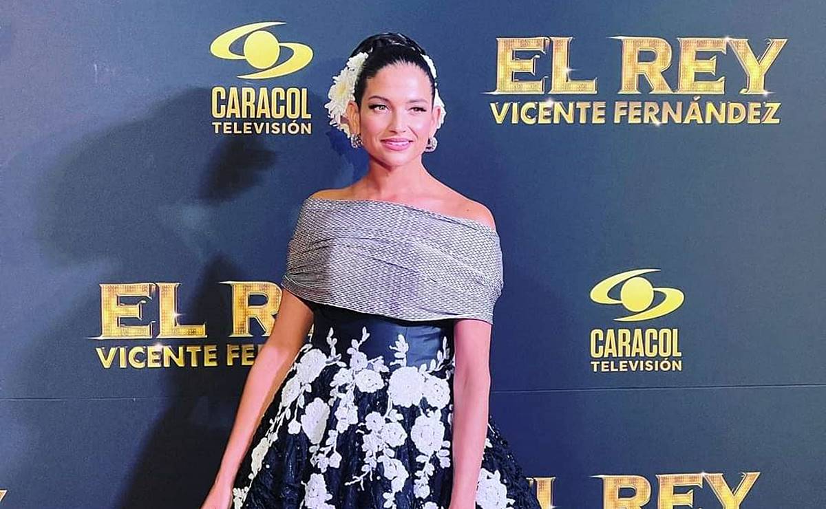 Destaca rebozo de San Luis en alfombra roja de "El Rey", serie de Netflix