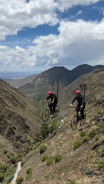 Sky Bike en el hotel El Templo en Real de Catorce. Foto: FB@Mágico, Real de Catorce