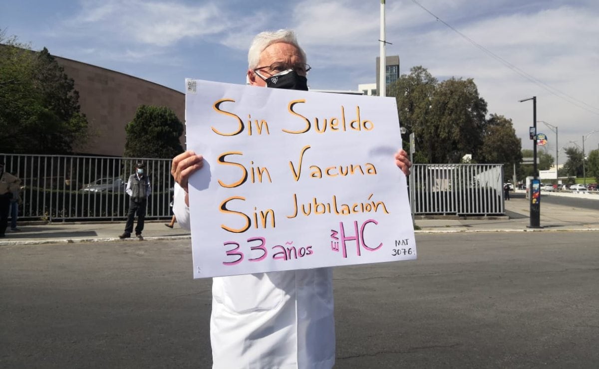 Se manifiestan médicos en SLP por falta de material e insumos para ...