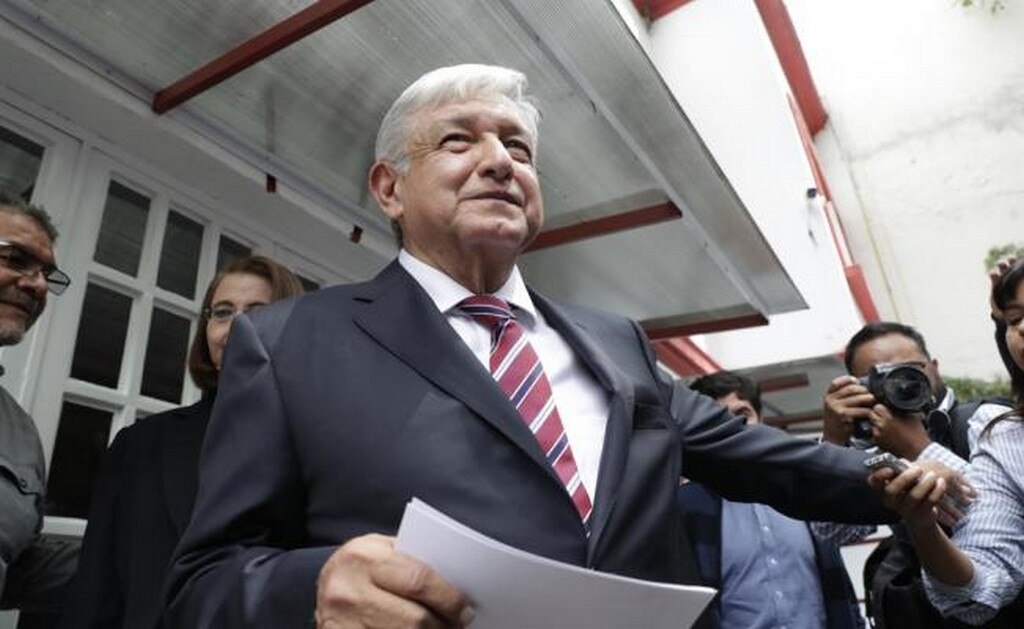  Niega AMLO dar línea para licencia de Manuel Velasco