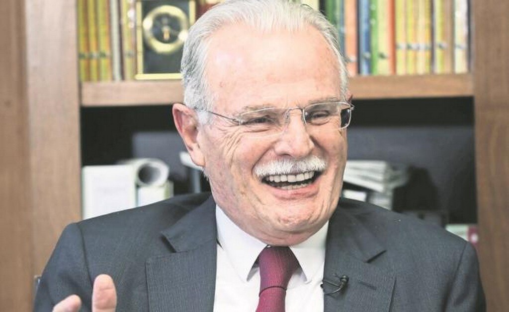  Soberbia e inexperiencia llevaron al tercer lugar al PRI: Labastida