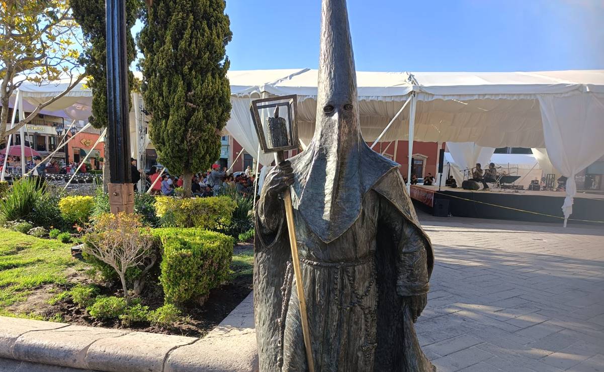 ¿Cuál es la historia de la estatua de El Cofrade en la Plaza del Carmen, en SLP?