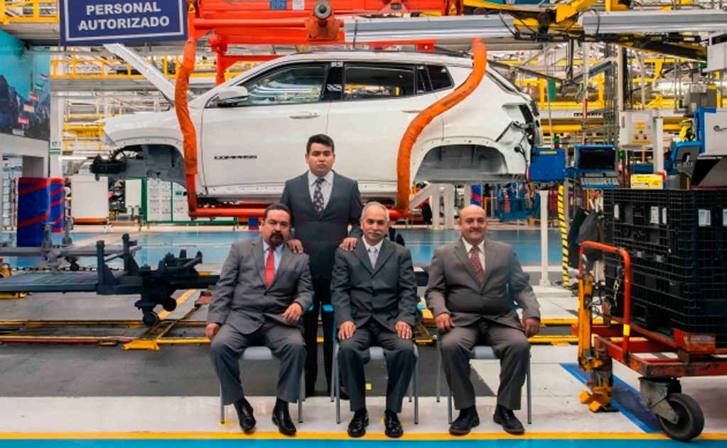 La familia mexicana que lleva cuatro generaciones en la industria automotriz
