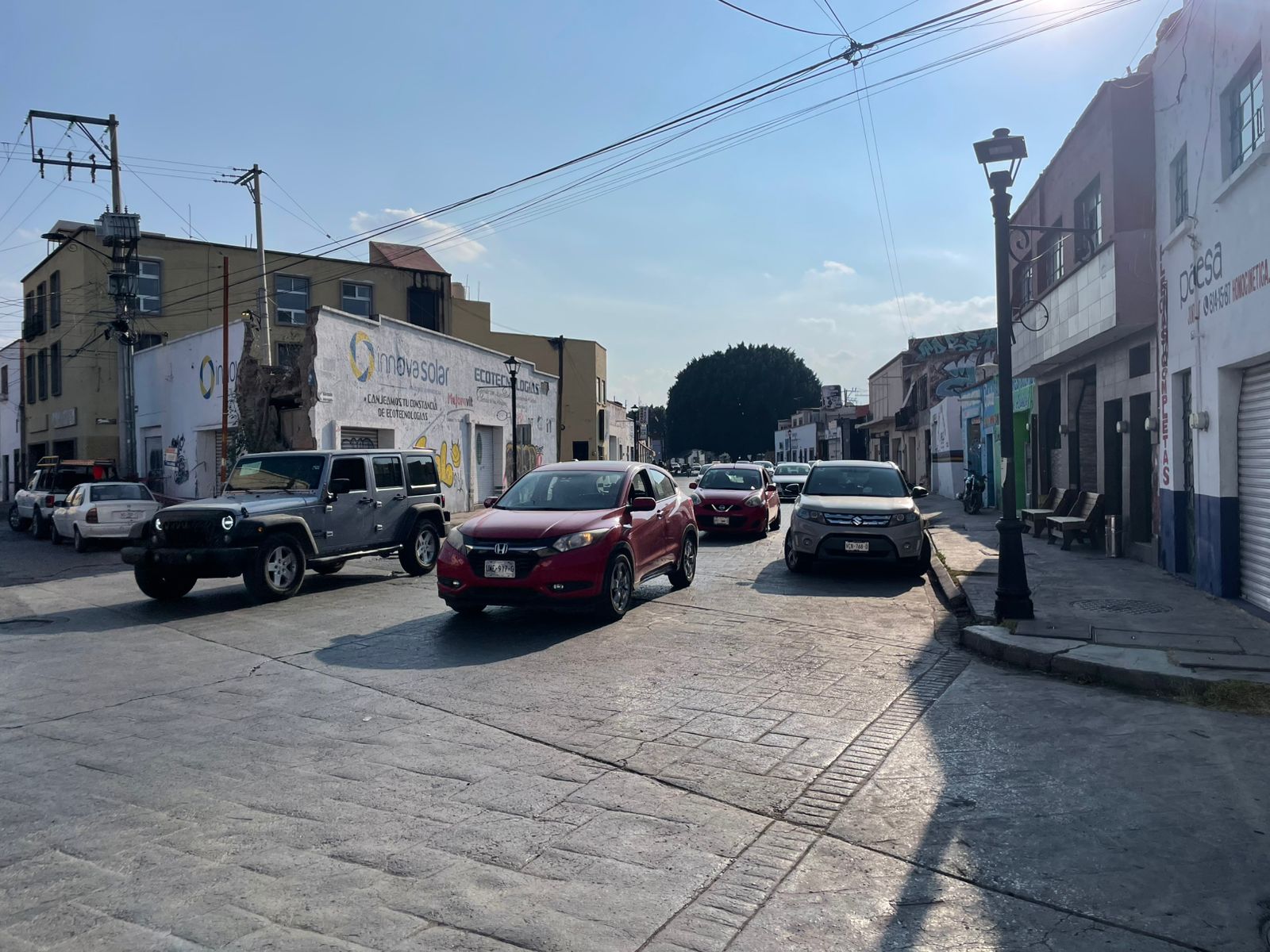 Cruzar Reforma en la capital de SLP es un riesgo latente por falta de seguridad vial